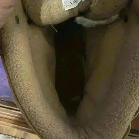 Never been work Old Navy faux fur hiking boots size 9 - Picture 11 of 12